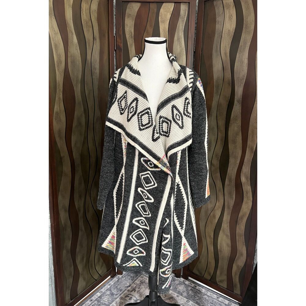 Ethnic/Southwest style acrylic blend duster. Size L/XL